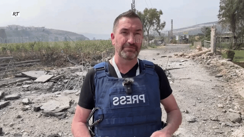 Khoảnh khắc tên lửa Israel phát nổ gần phóng viên