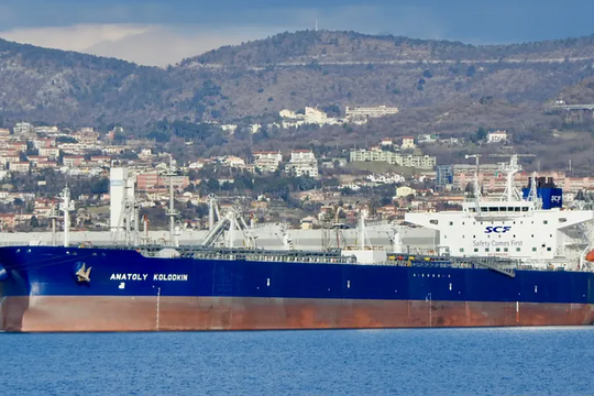 Mỹ không nới lỏng hạn chế dầu Nga với Cuba