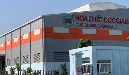 DGC thoát sàn trong phiên, thanh khoản bùng nổ nhưng vẫn giảm kịch biên độ