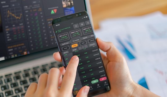 VN-Index biến động mạnh, khuyến nghị chưa vội giải ngân lớn