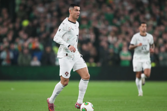 Ronaldo vắng mặt tuyển Bồ Đào Nha vì chấn thương, vẫn kịp dự World Cup