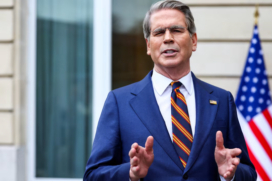 Mỹ nới tay với lệnh trừng phạt dầu mỏ Iran