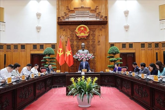 Thủ tướng: Đáp ứng đủ nhu cầu năng lượng, xăng dầu cho sản xuất, kinh doanh và tiêu dùng