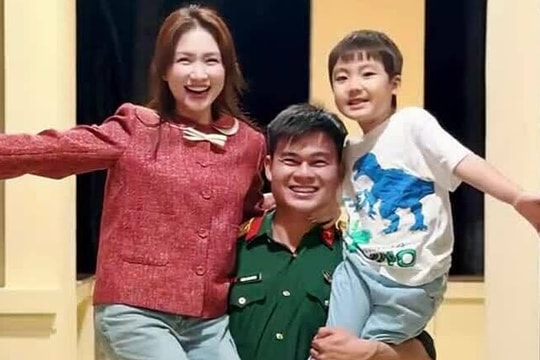 Hình ảnh tình cảm của Hòa Minzy và bạn trai gây sốt