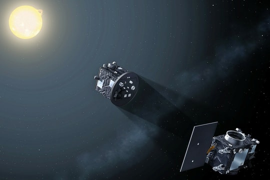 Vệ tinh nhật thực nhân tạo kết nối lại với Trái Đất