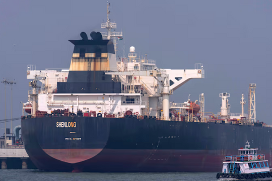 Mỹ dội 'siêu bom' xuyên hầm nặng hơn 2 tấn xuống căn cứ ngầm Iran