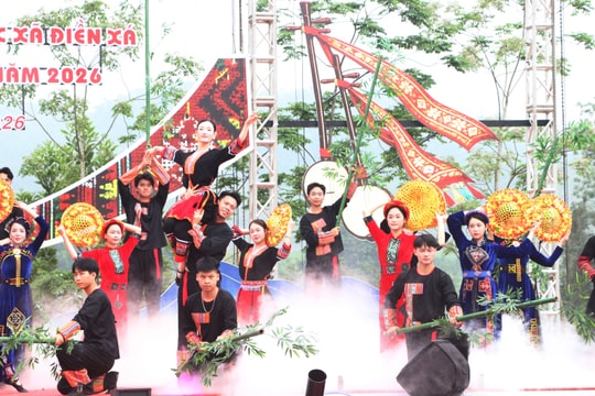 Về Quảng Ninh xem sắc màu chợ phiên lớn nhất năm