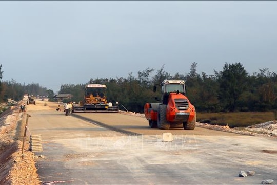 Tăng cường quản lý, bình ổn giá vật liệu, tháo gỡ khó khăn cho các công trình giao thông