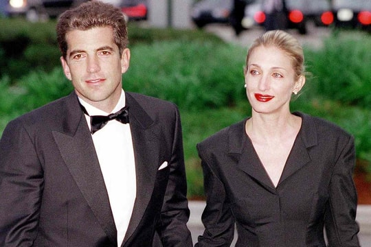 Tủ đồ của con dâu cựu Tổng thống Kennedy gây sốt