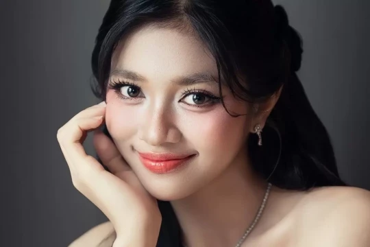 Á hậu Minh Kiên năng động tuổi 22