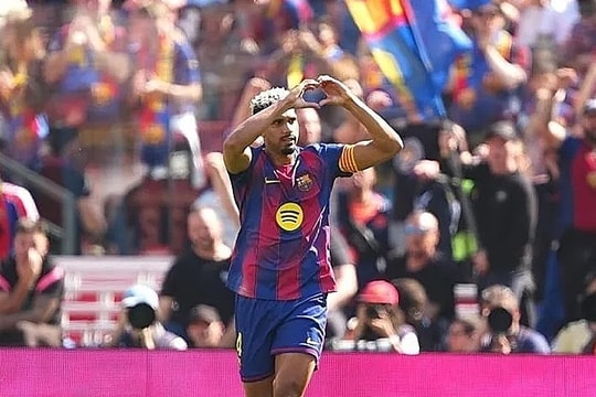 Barca tái lập cách biệt 7 điểm với Real