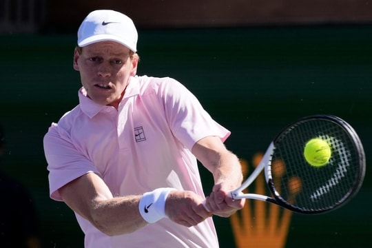 Sinner cân bằng kỷ lục của Djokovic