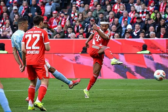 Bayern ghi 19 bàn trong năm trận liên tiếp