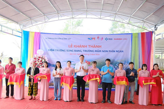 Trẻ mầm non Sùng Bang có trường mới