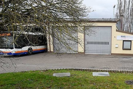 Thiếu niên si tình trộm bus, lái 130 km đưa bạn gái đi học