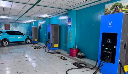 Nhu cầu lắp trạm sạc, tủ đổi pin xe điện tăng cao