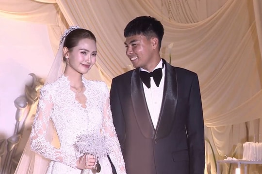 MC Mù Tạt bật khóc trong lễ cưới, nhắc về người cha quá cố khi chọn Đức Huy