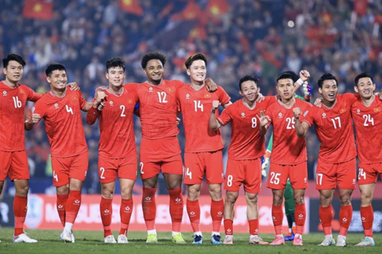 Tuyển Việt Nam áp sát Top 100 thế giới
