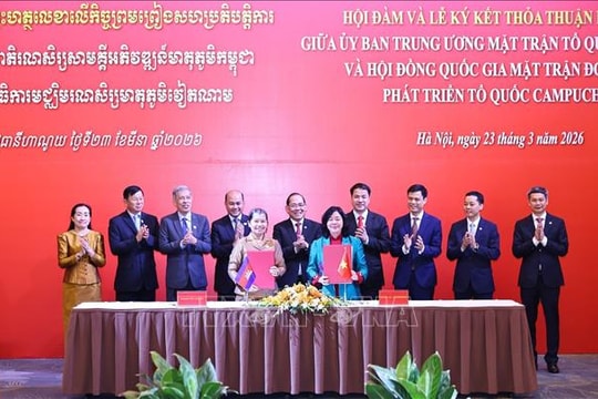 Tăng cường hợp tác giữa Mặt trận hai nước Việt Nam - Campuchia