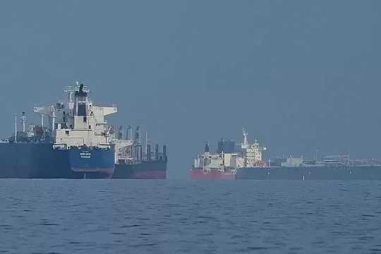 Ba tàu muốn đổi sang quốc tịch Việt Nam để được an toàn ở Trung Đông