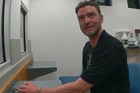 Justin Timberlake phàn nàn, khó chịu khi bị bắt