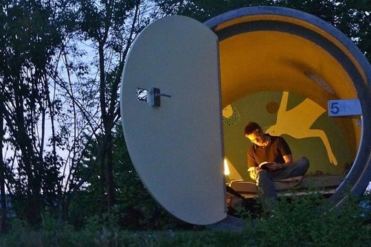 Ngủ trong khách sạn ống cống giữa châu Âu, bất ngờ với cái giá phải trả