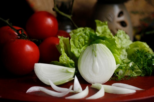 Mẹo cắt hành tây không cay mắt