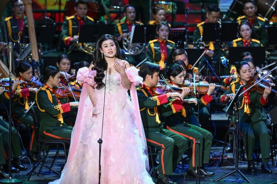 Gần 200 nghệ sĩ biểu diễn ra mắt Dàn nhạc Giao hưởng Quân đội