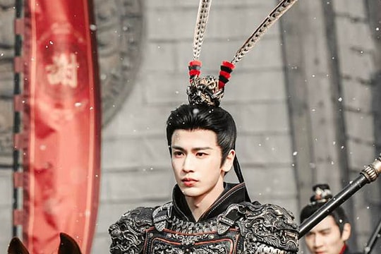 Tạo hình võ tướng phim cổ trang bị nhận xét 'lạm dụng kem nền'