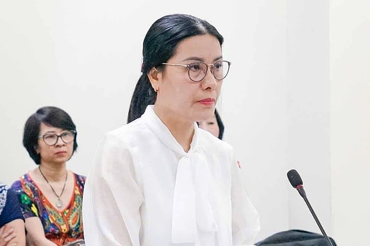 Cựu hiệu trưởng ở Hà Nội ra tòa trong vụ thu tiền học thêm sai quy định