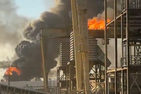 Nổ tại nhà máy lọc dầu ở Mỹ