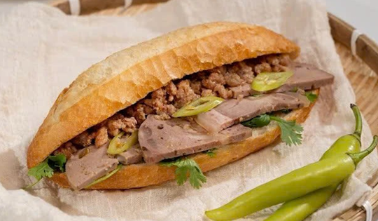 Quảng Ngãi: Chủ tiệm bánh mì nói về xuất xứ nguyên liệu vụ 19 người nhập viện nghi ngộ độc