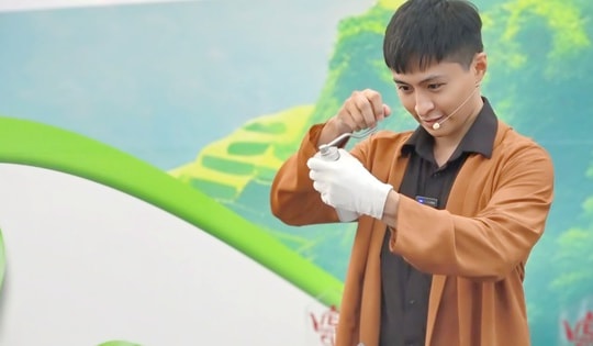 Chiếc cối xay cà phê và chén trà "động" của anh chàng 9X điển trai