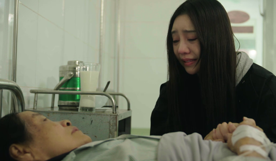 Phim Bước chân vào đời: Bà ngoại sốc nặng sau cuộc gặp mẹ của bạn trai