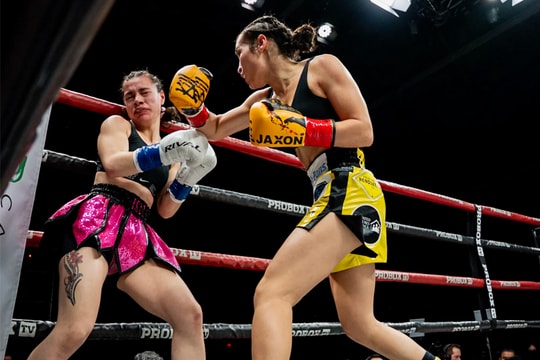 Đánh 1 phút bị hạ gục, nữ võ sĩ 19 tuổi hôn mê hơn 1 ngày