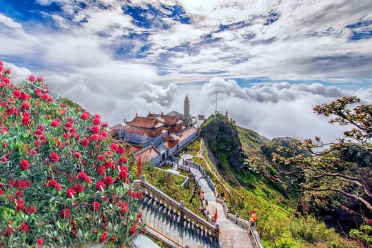 Tôn vinh di sản Thực hành tín ngưỡng thờ Mẫu Tam phủ giữa đỉnh thiêng Fansipan