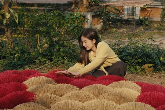 Chuyện về người trẻ đi 'ngược đường' định kiến để bảo tồn và phát triển làng nghề truyền thống