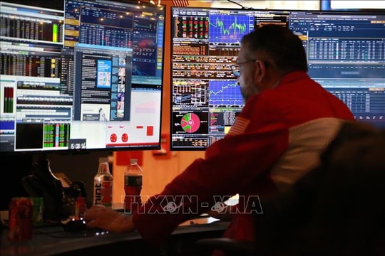 Chứng khoán Mỹ giảm điểm do bất ổn Trung Đông và áp lực lãi suất