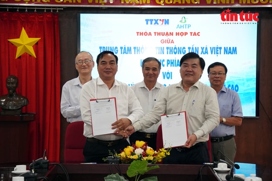 Trung tâm thông tin TTXVN khu vực phía Nam ký kết hợp tác với Khu Nông nghiệp Công nghệ cao