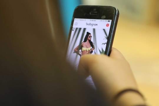 Du khách có thể bị hủy visa vì dữ liệu trong điện thoại