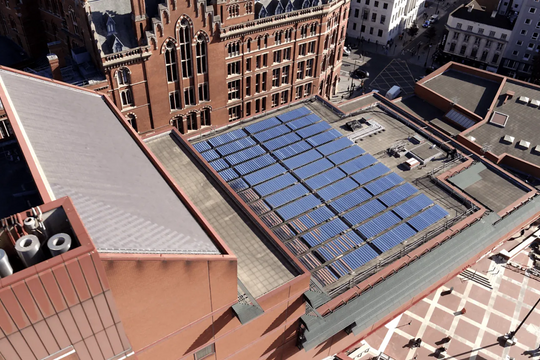 Nhà xây mới ở Anh phải lắp pin mặt trời từ 2028