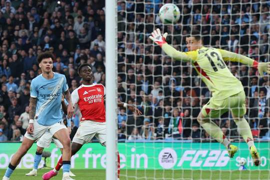 Merson: 'Arsenal chỉ có thể vô địch Ngoại hạng Anh'