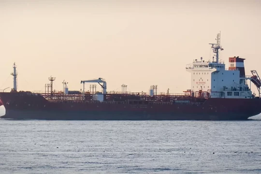 Tàu Thái Lan đi qua eo biển Hormuz an toàn sau cuộc đàm phán với Iran