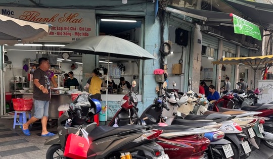 Chủ quán phở ở TPHCM quyết không tăng giá dù gas tăng gấp đôi