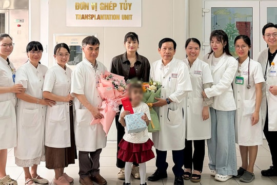 Bé gái 11 tuổi hiến tủy cứu sống em trai