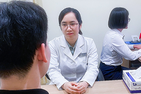 Ám ảnh hình thể, thiếu niên bị rối loạn chán ăn tâm thần