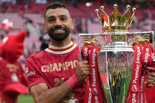 Đội của Ronaldo, Messi nhắm tới Salah