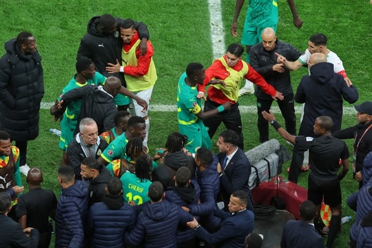 LĐBĐ châu Phi có nhiều khuất tất khi tước danh hiệu của Senegal