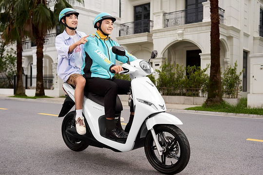 Tài xế Xanh SM Bike nhận 3 năm miễn phí thuê, đổi pin