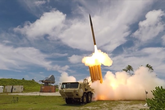 Mỹ chuyển dây chuyền sản xuất tên lửa sang 'chế độ thời chiến'